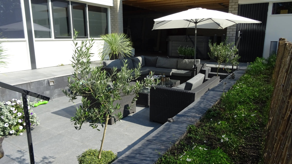 Terras met zitkuil in Roden